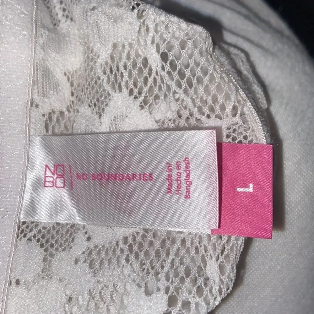 No Boundaries White Lace Bralette Size L